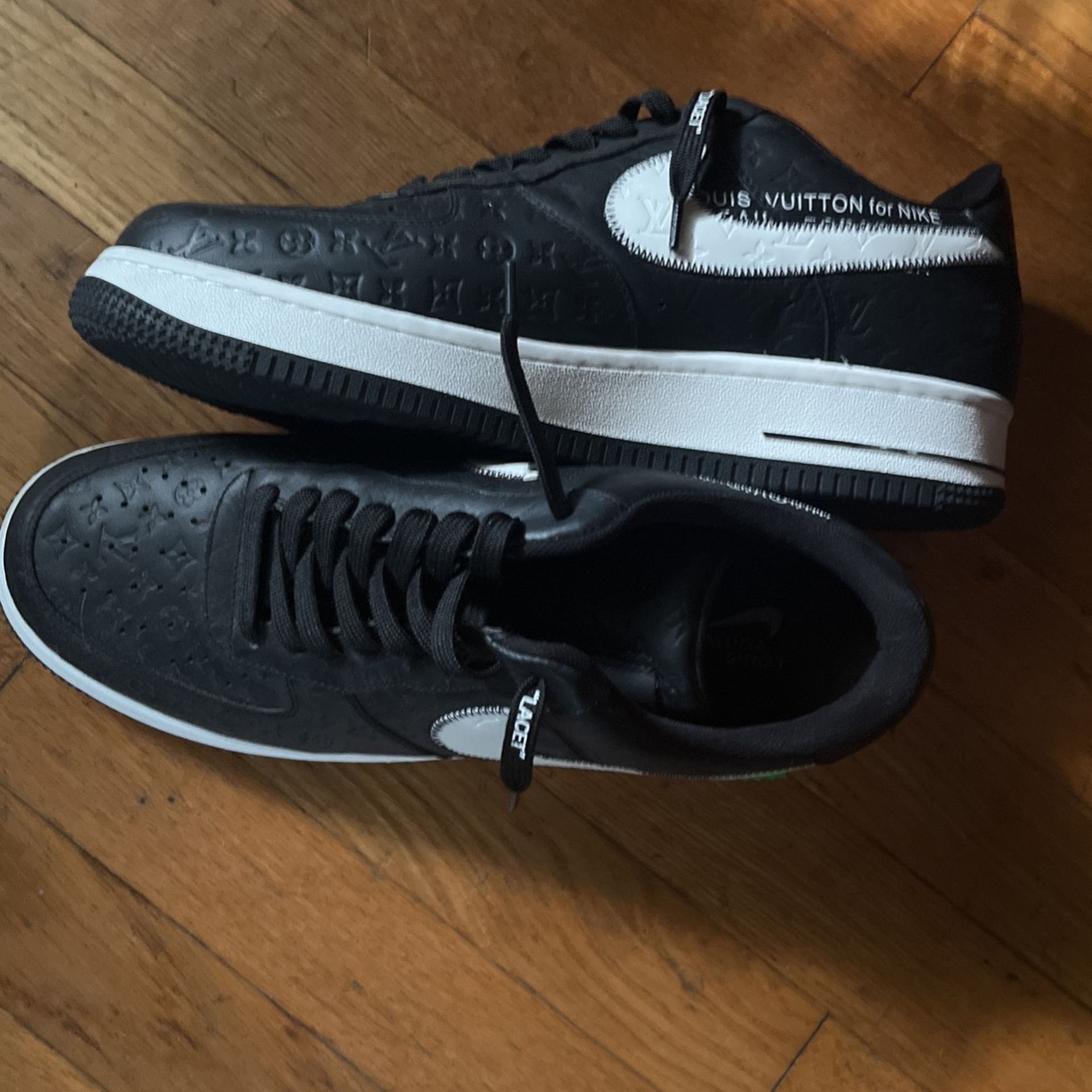 Vuitton LV Nike Air Force 1 Low clean and neat sneaker for Sale in  Brooklyn, NY - OfferUp