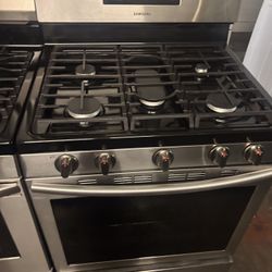Whirlpool Gas Stove ( W 30)