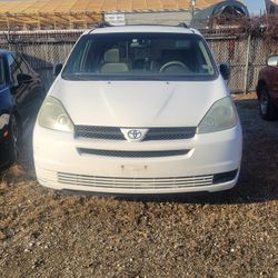 2004 Toyota Sienna Parts Car