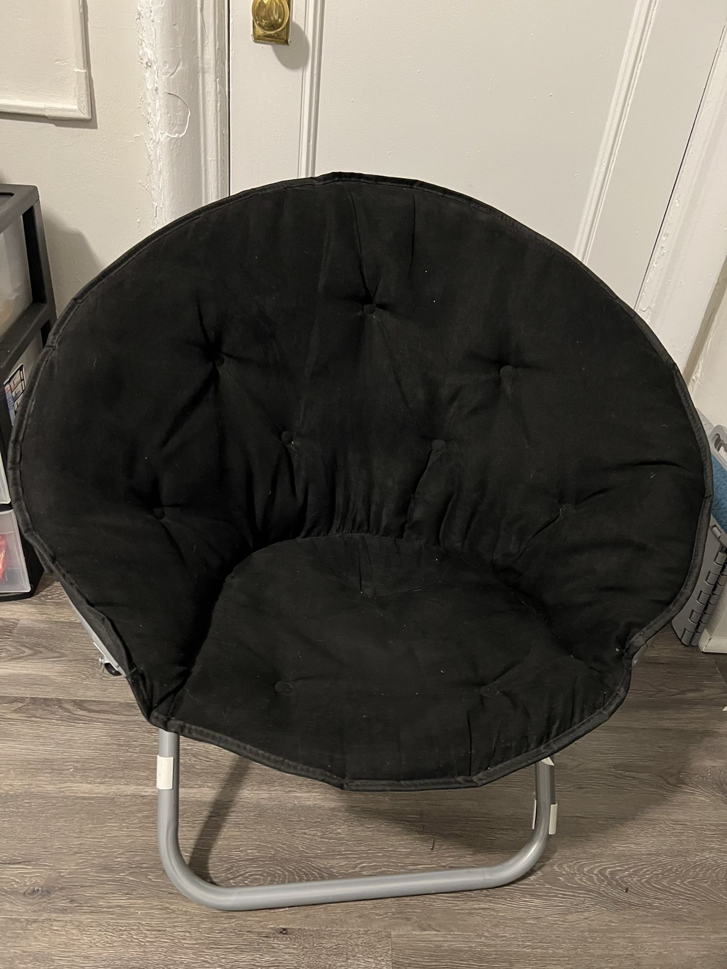 Folding Saucer Chair