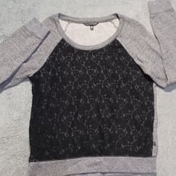 Women's Size Medium Victoria's Secret Long Sleeve Sweater Shirt