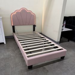 New Twin Be Frame With Mattress