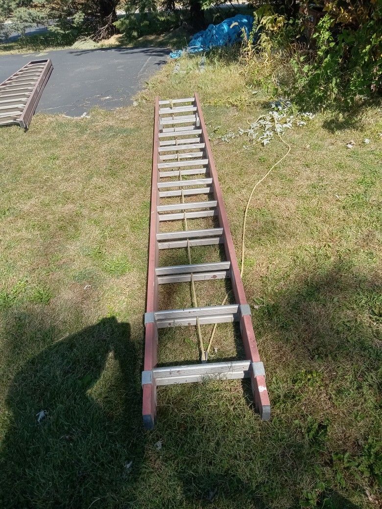 24ft Fiberglass Exstention Ladder Brand Name Keller