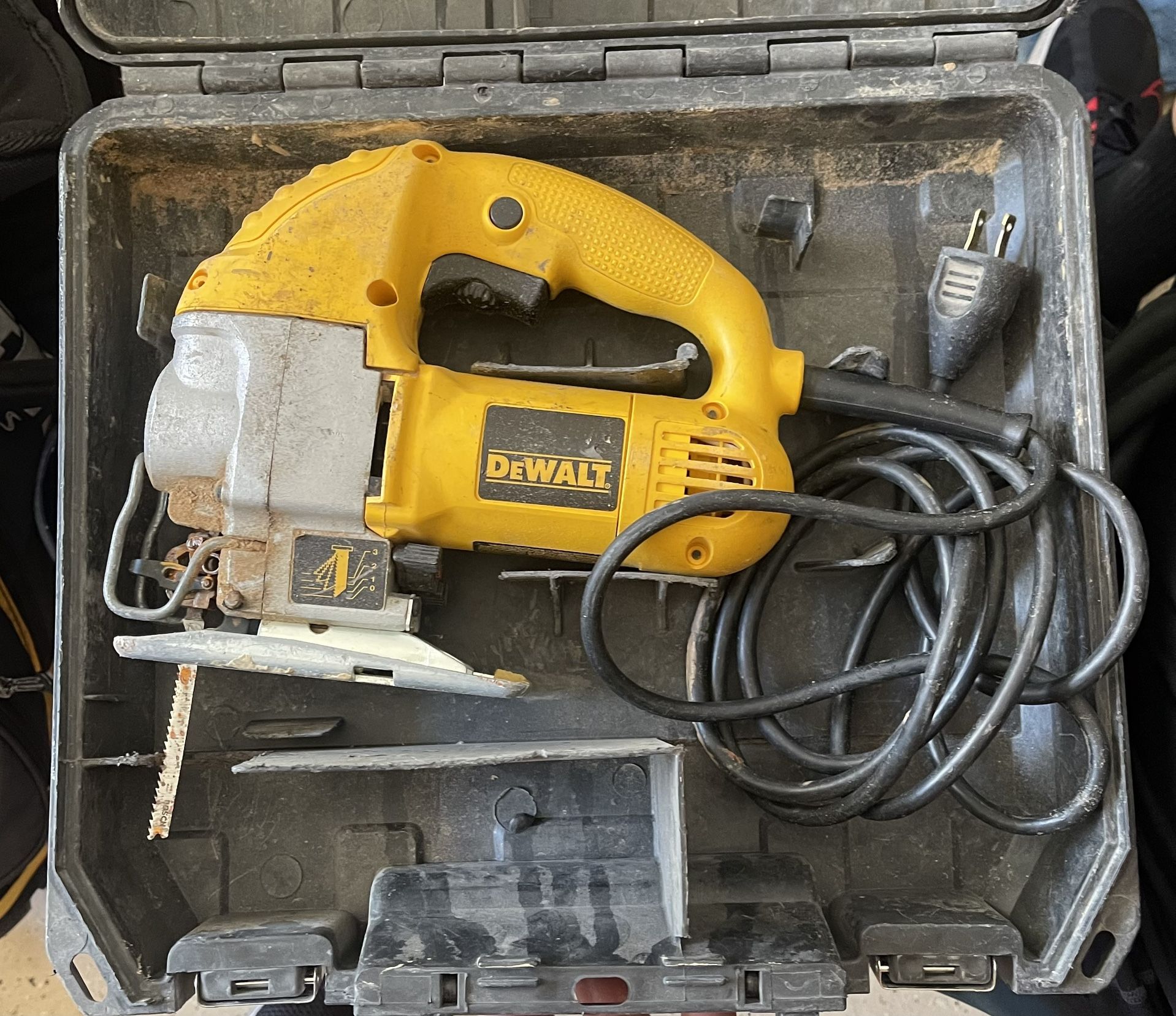 Dewalt Jigsaw Cutter