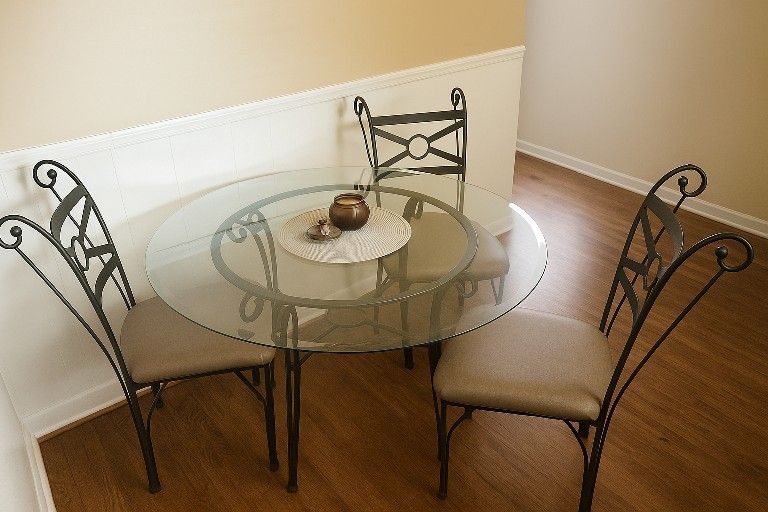 Glass Top Kitchen Table With Chairs