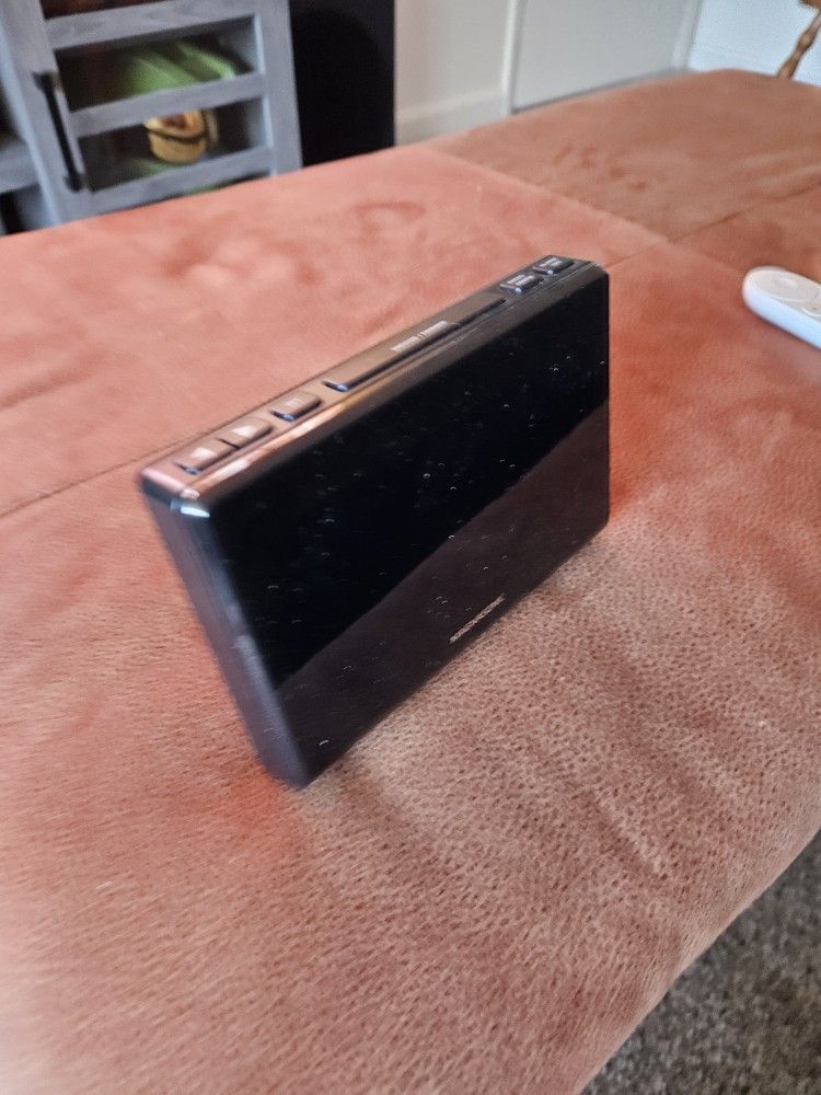 Magnasonic Alarm Clock
