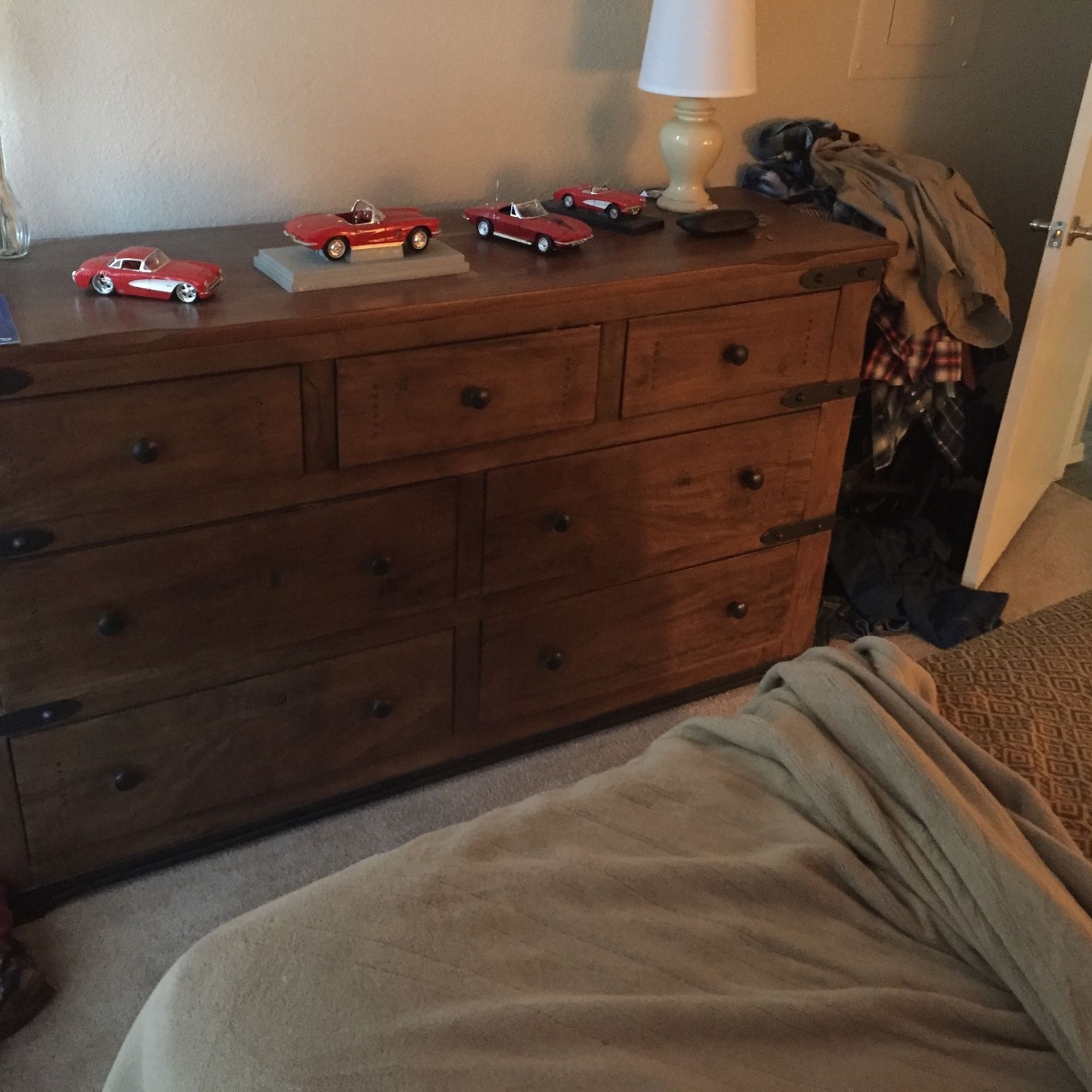Chest of drawers