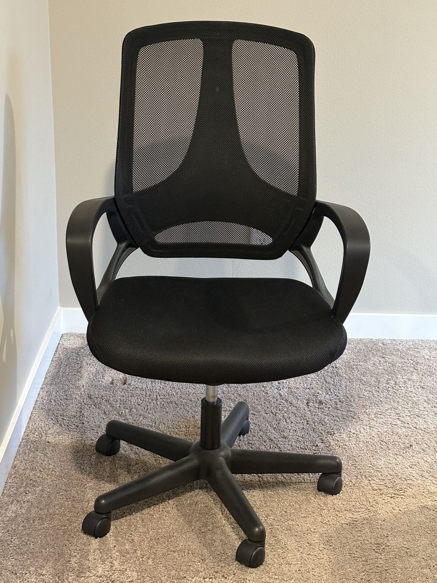 Ergonomic Mesh Office Chair – Adjustable Height, Swivel Base