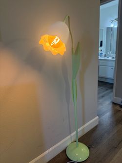 Urban Outfitters Tulip Floor Lamp – Green + Light Bulb