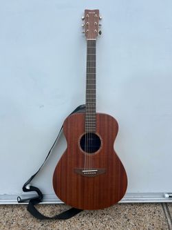 Yamaha Storia guitar