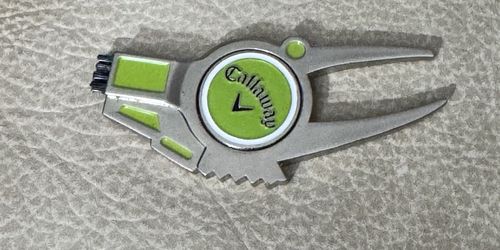 (1) Callaway 4-function Golf Green DIVOT Tool Set Ball Marker Club Brush