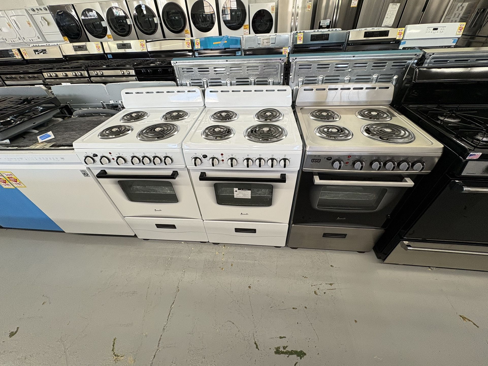 AVANTI 24” Electric Stove / 1 Years Warranty