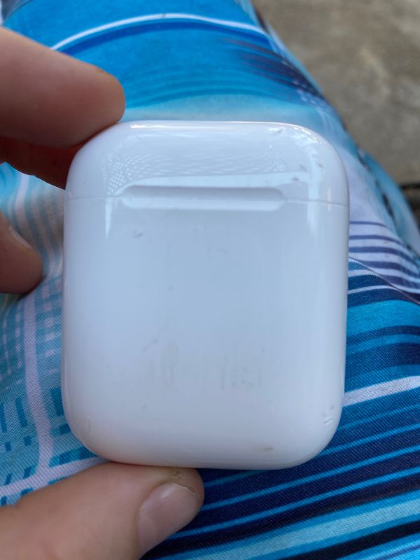 AirPods gen 2 barely used only 1 AirPod for Sale in Clearwater, FL - OfferUp