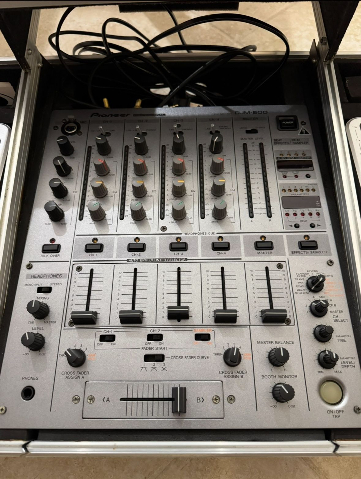 Pioneer DJM-600 Professional Mixer 4ch