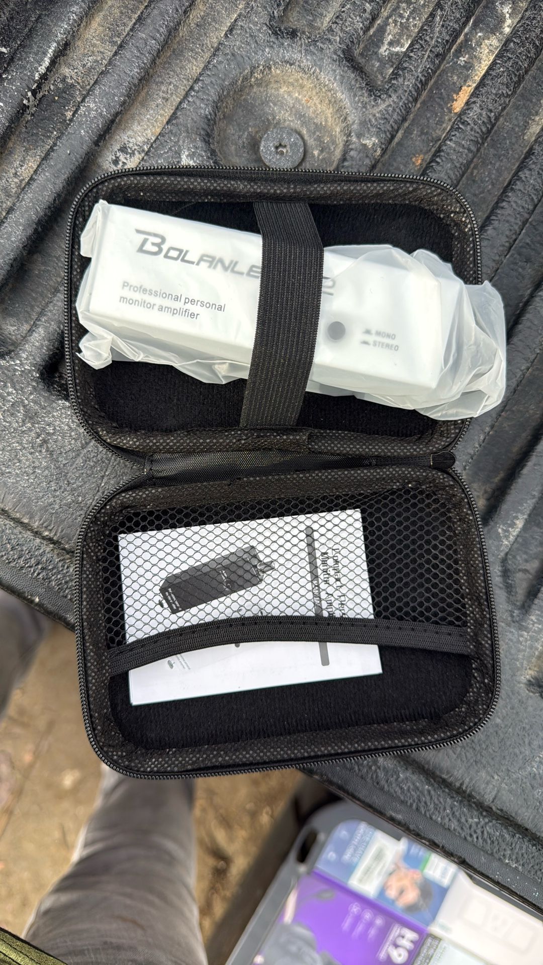 P2 Portable In-Ear Monitor Amplifier, headphone amplifier with XLR input and 3.5mm TRS output, headphone amplifier with stereo/mono switch for keyboar