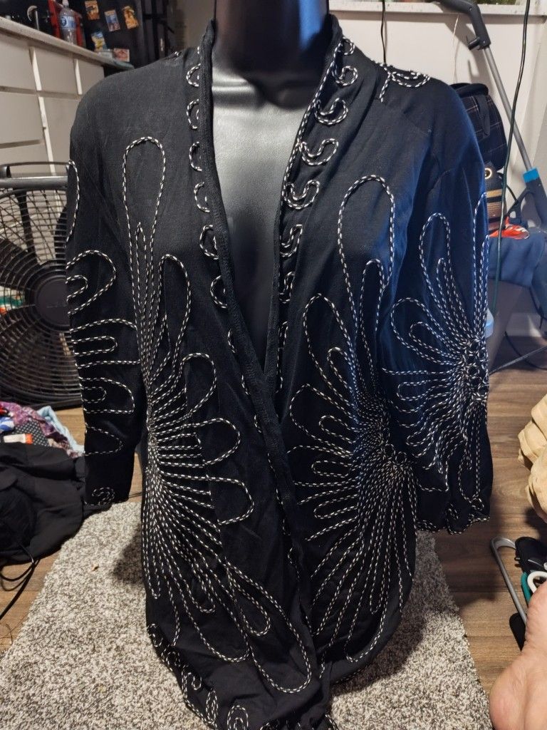 Woman's Cardigan - Embroidered