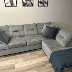 Sofa For Sale. 