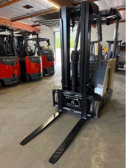 2020 Crown RC 4K capacity Forklift