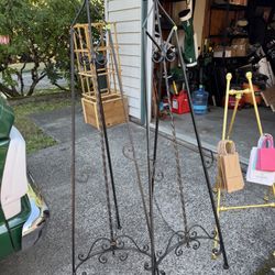 Easels For Events Black Metal Can 