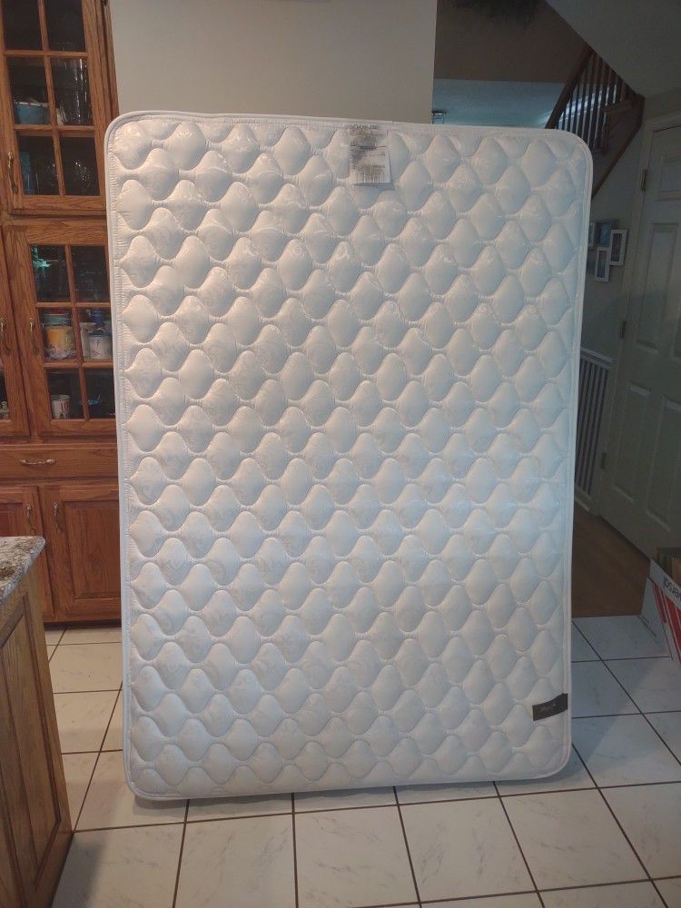 Full Size Mattress & Box Spring