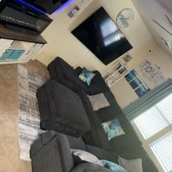 Gray Sectional W/ Ottoman 