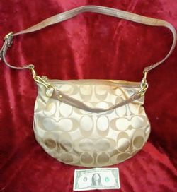 Large Coach tote/shoulder bag- No.B0968-13656