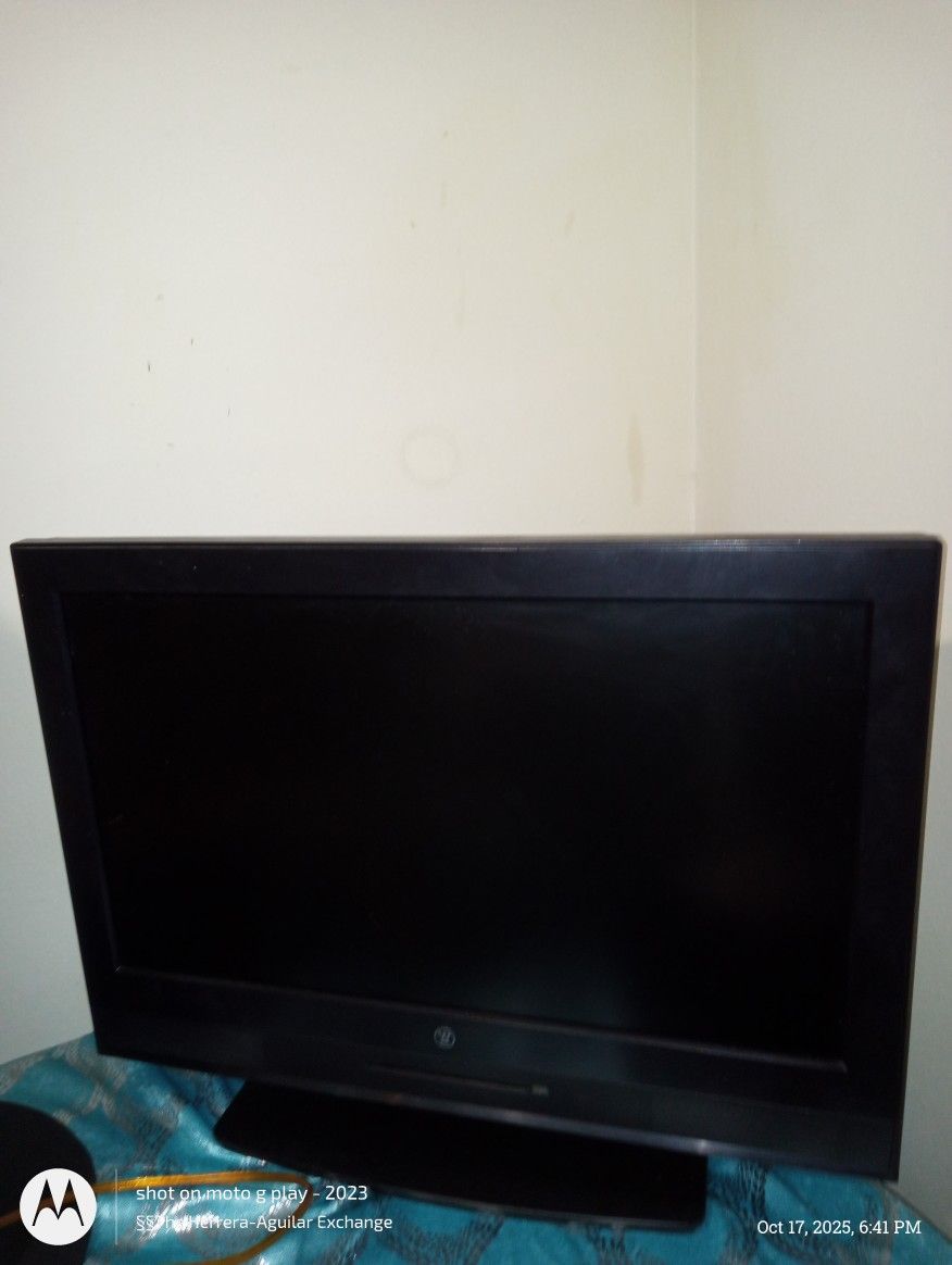 Westinghouse 23 In TV