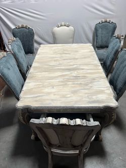 Thomasville "River Roads" French Country Dining Set – Table, 8 Chairs & 2 Leaves
