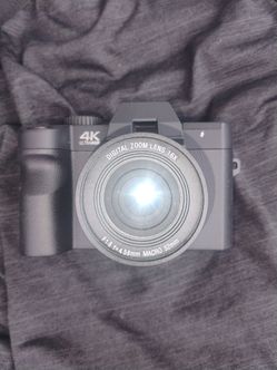 Digital wide view camera with a display screen