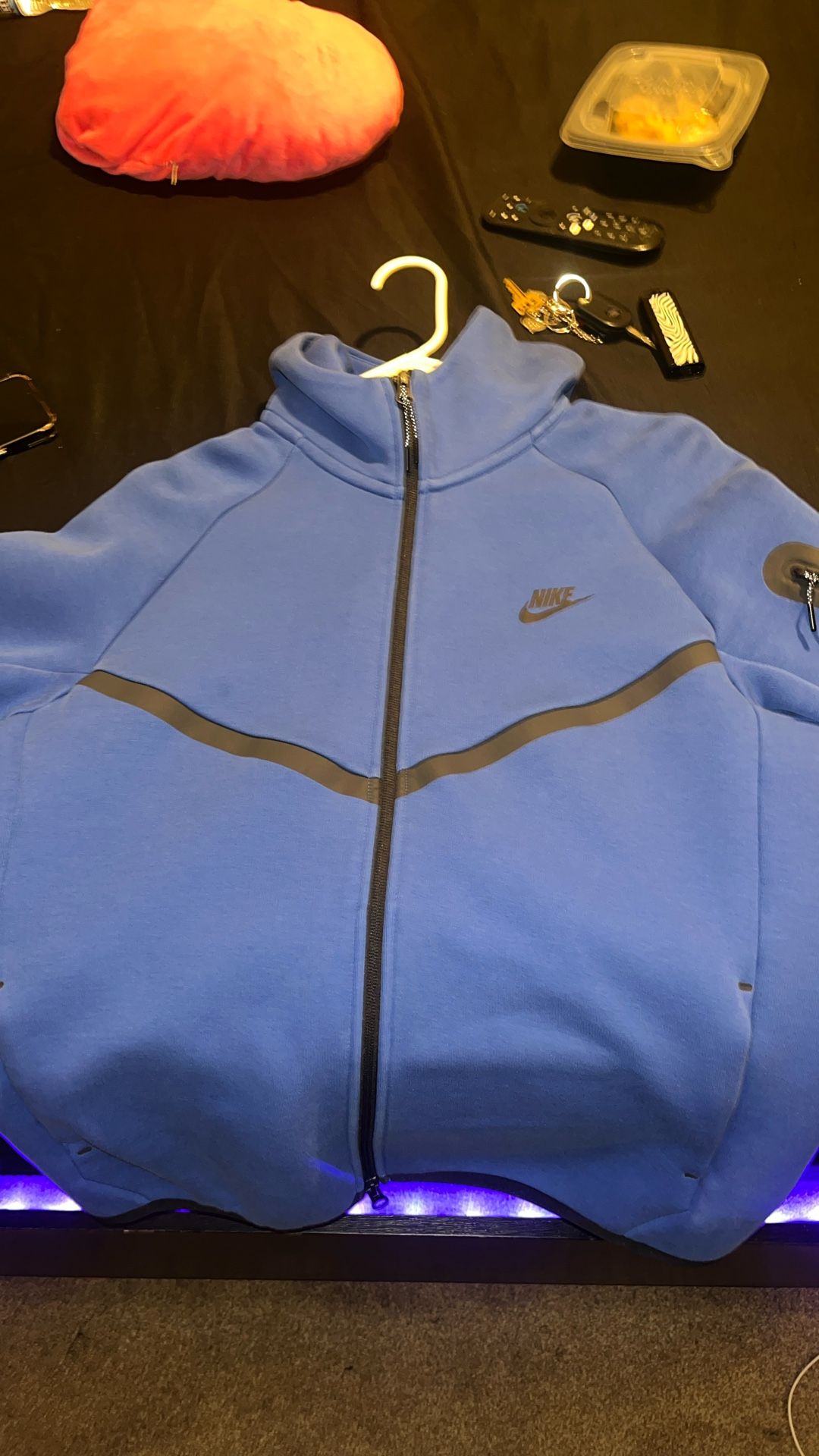 Nike Tech Dark Blue.