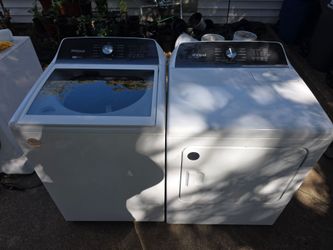 Whirlpool  removable agitator  set wash er and dryer electric matching set