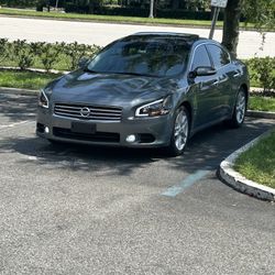 2011 Nissan Maxima SV