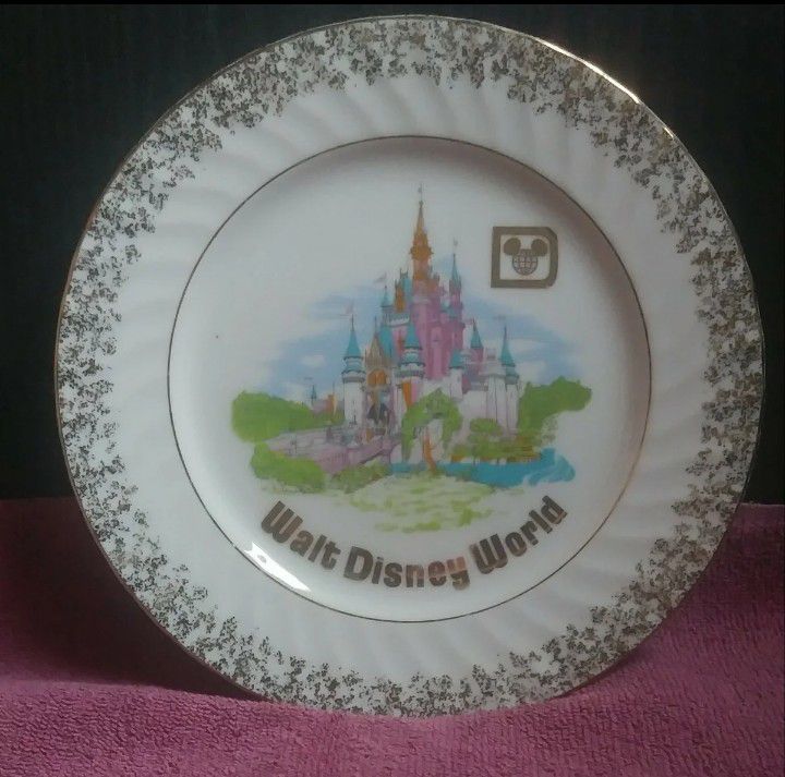 Walt Disney World Gold Trim Hanging Plate Magic Kingdom Japan Vintage Collectible Souvenir Collector