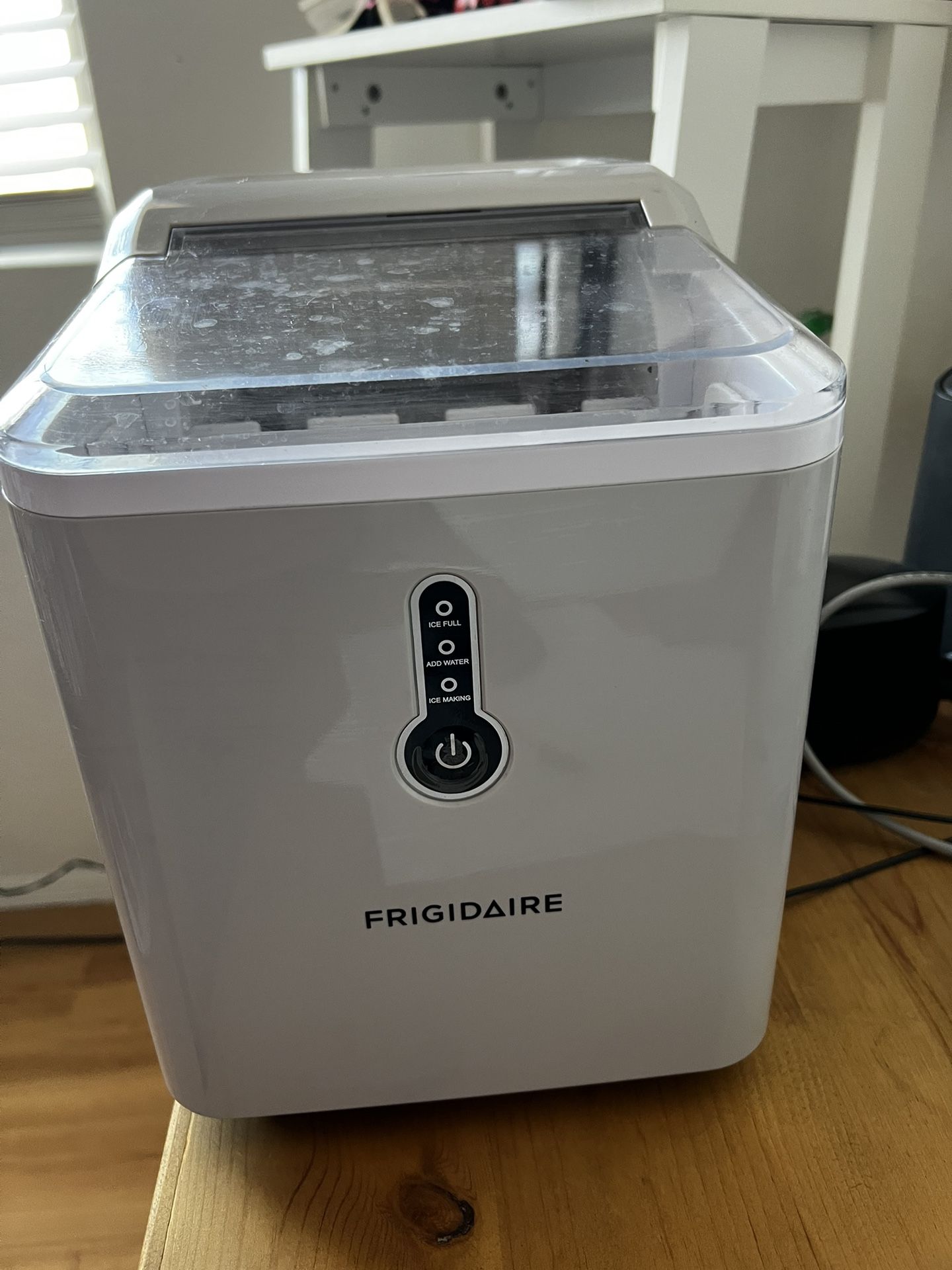 Frigidaire Ice Maker