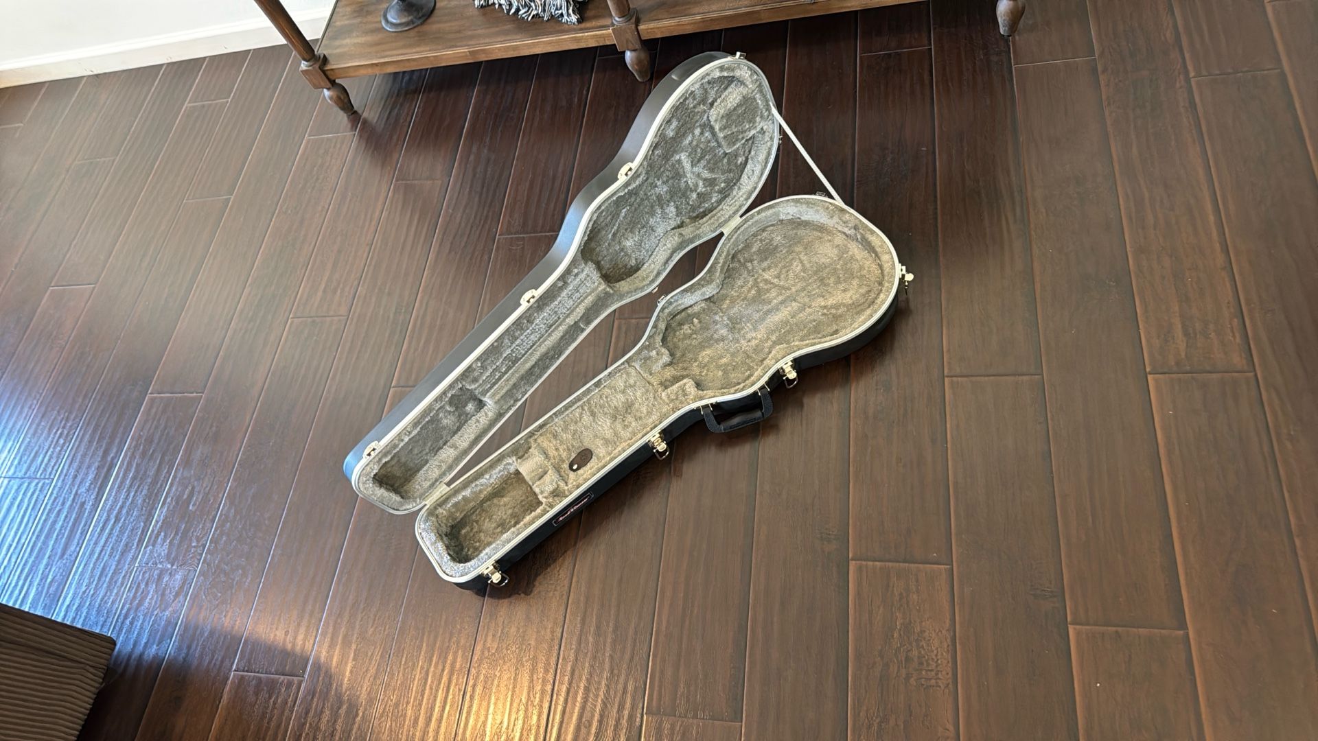 Roadrunner ABS Hard shell Les Paul Style Case