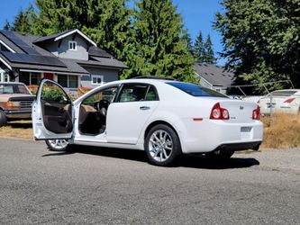 Chevrolet Malibu White LTZ 4-Door Sedan