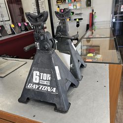 10035 pair of Daytona 6-ton jack stands 62889