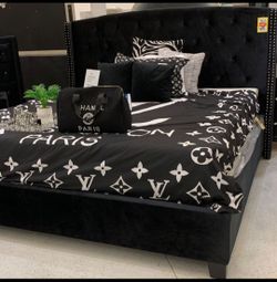 ✨️ King, Cal King, Queen Bed Frame ✨️ Furniture Sectionals, Bedrooms, Dining Avail
