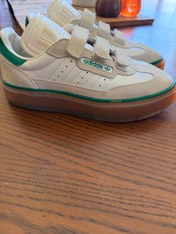 Adidas Ivy Park Super Sleek Sneaker. Size 8