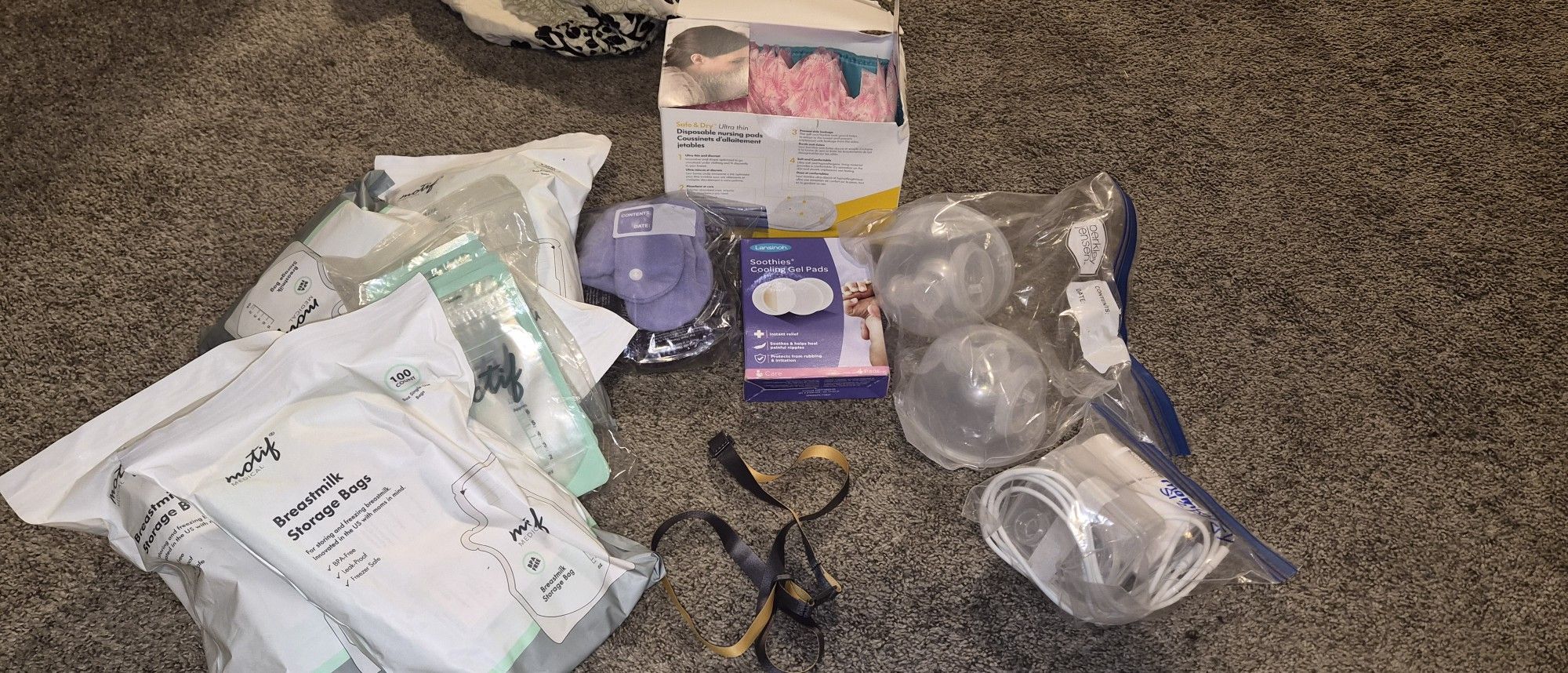 Breast Pumps With Supplies