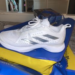 Shoes Used only Once Size 9 Women