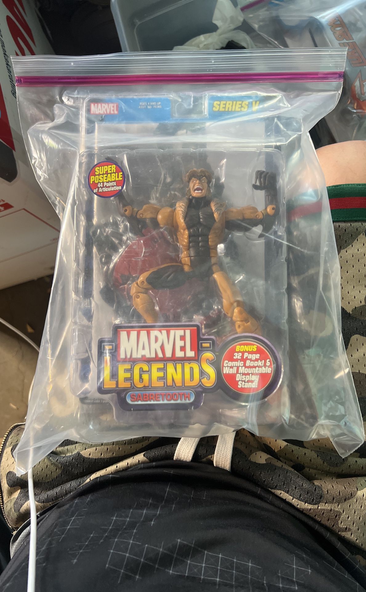 (error Blade Comic) Marvel Legends Series V SABRETOOTH Action Figure X-Men 2003 ToyBiz NEW, Sealed
