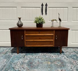 ✨ Fully Refurbished - Mid Century Modern Black Walnut/Walnut Chest ✨