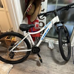 Woman’s TREK bike 