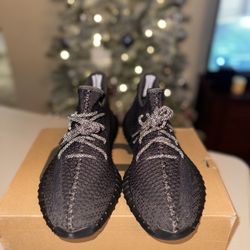 Yeezy Boost 350 V2 “Black (Non Reflective)” – Size 10 