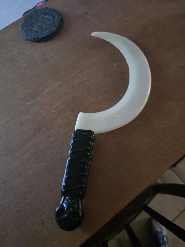 Glow In The Dark Sickle