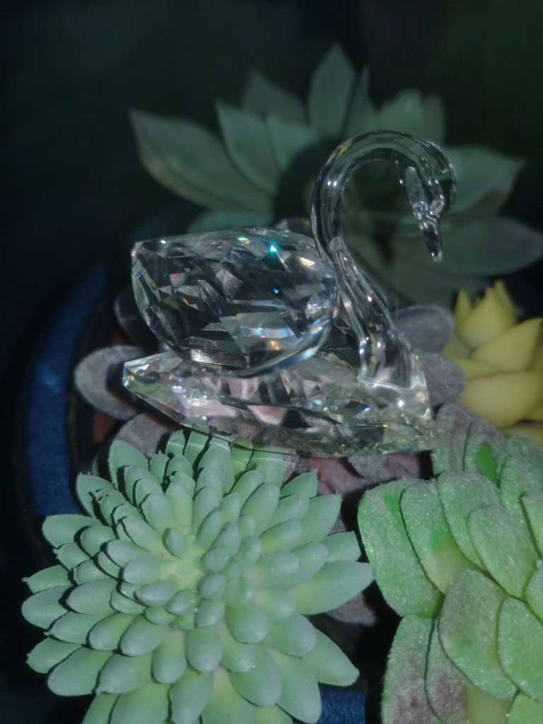  Swarovski Crystal Swan Figurine