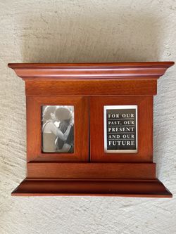 Walnut 3 Photo Tabletop Frame 10x8-3.5 Photos 