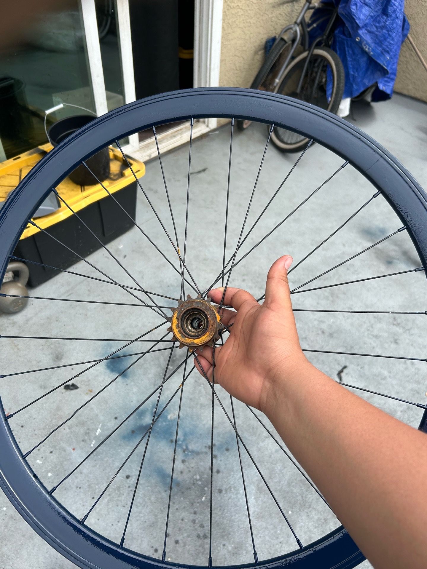 Back wheel fixie LOOK AT THE DESCRIPTION