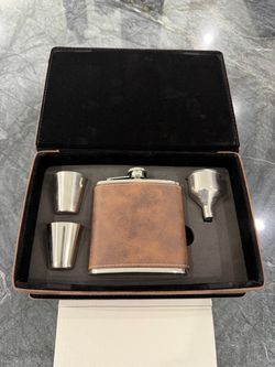 Leather-Wrapped Hip Flask Gift Set NEW